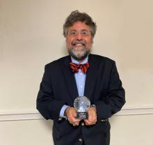 AATSP presents award to Gustavo Pellon